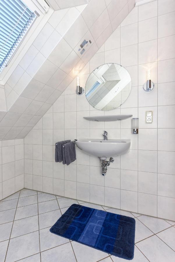 Ferienwohnung Wattgefluester Esens Exterior photo